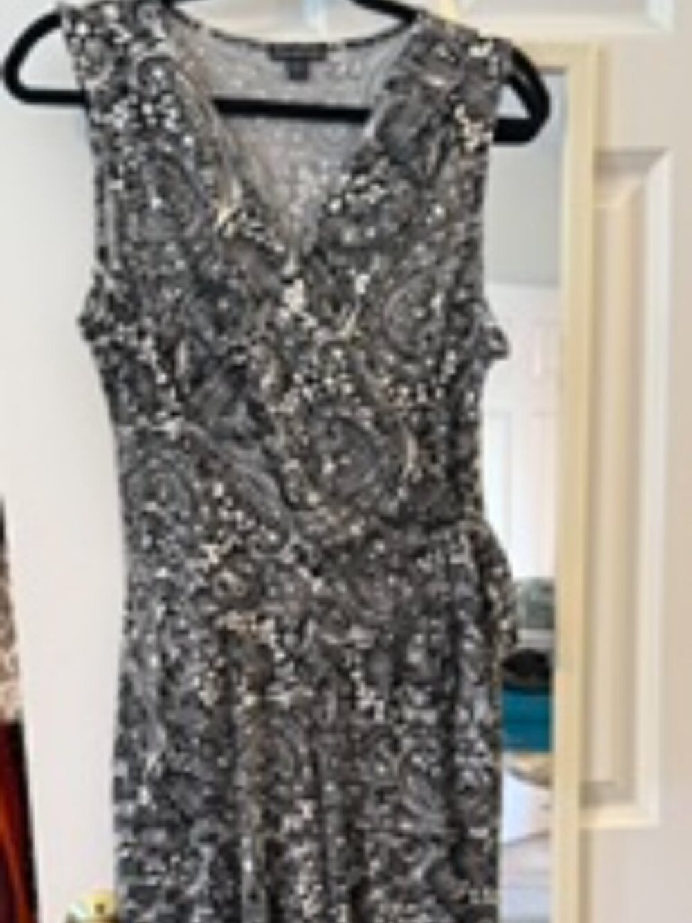Nina Leonard, Size M, V-Neck Sleeveless Front Tie Waist Capri Jersey Jumpsuit
